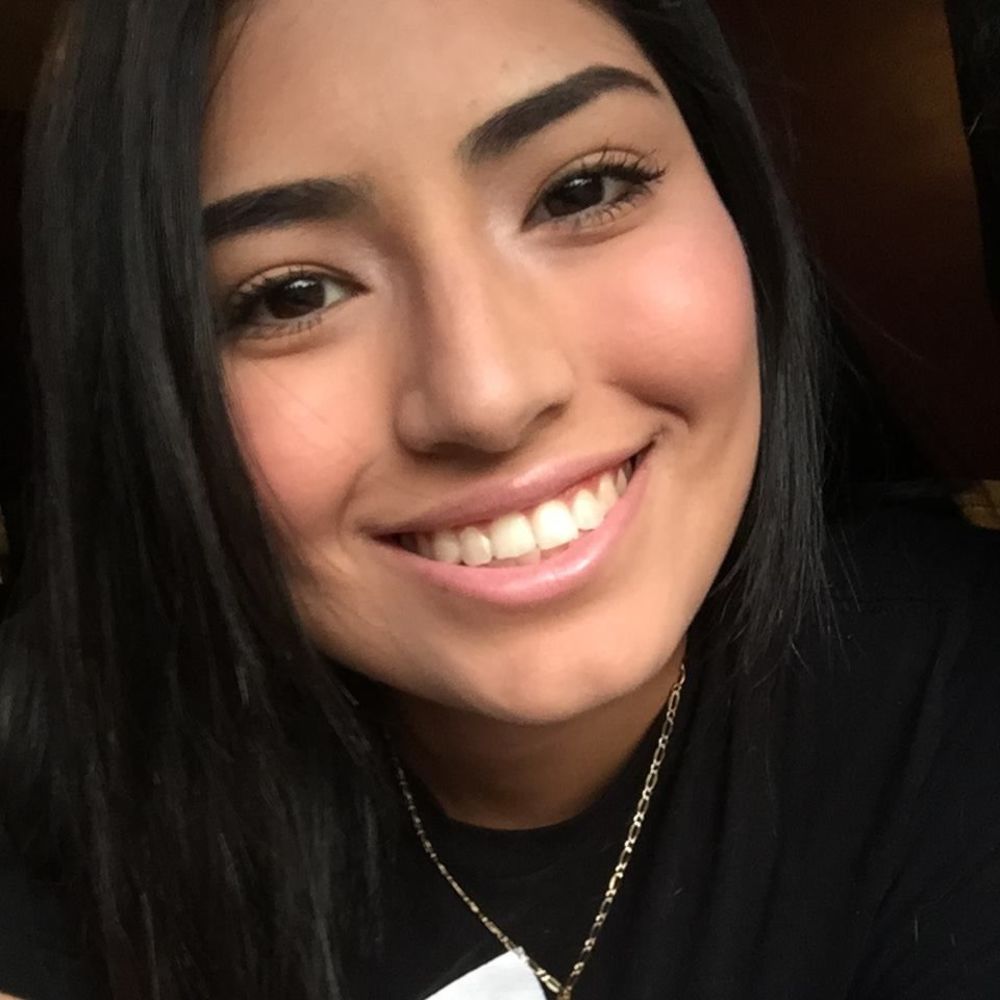 Meet your Posher, Alexia